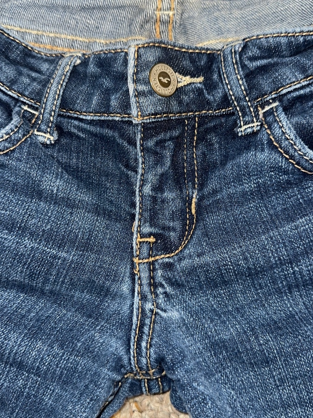 Hollister Women’s Low Rise Bootcut Distressed Jeans - Picture 4 of 5